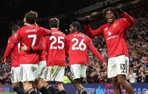 英超争四格局大变，曼联1-0险胜纽卡，三豪门积分齐头并进竞争日趋激烈