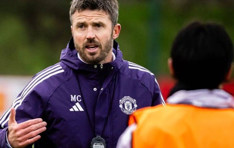 卡里克曼联首训两主力回归战曼城，巨头场边监督！赢11场才能确保进欧冠