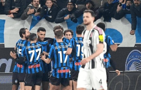 0-3崩盘出局！斯帕莱蒂不敢相信，意甲第4遭血洗，耻辱一战创队史尴尬纪录