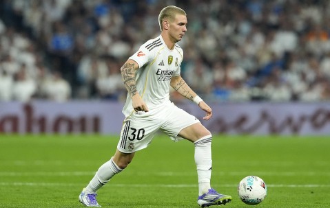 记者：马斯坦托诺为皇马出战欧冠不会有任何问题