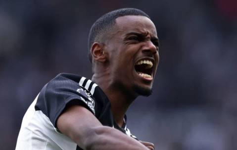 免税周薪60万英镑！曝25岁英超锋霸或加盟沙特，利物浦无缘伊萨克