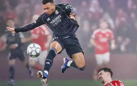 皇马2-4本菲卡，门将狂奔80米压哨绝杀，皇马2-4爆冷输球欧冠出局