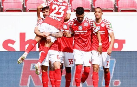 周六德甲赛事：波鸿对阵美因茨，哪支球队将斩获胜利？