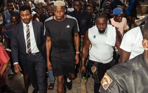 曼联寻求与奥斯梅恩达成降薪协议！不考虑签约法甲神锋，背后原因曝光