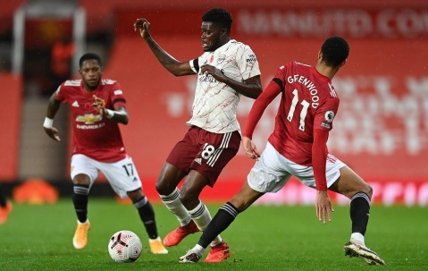 电讯报：格林伍德被捕后曼联立即停赛，阿森纳却让托马斯踢了3年