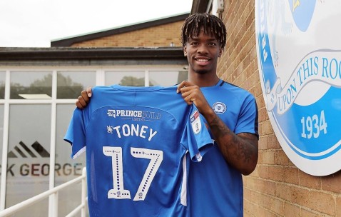 托尼的传奇人生24岁英甲，26岁英超，29岁周薪50万拿亚冠冠军