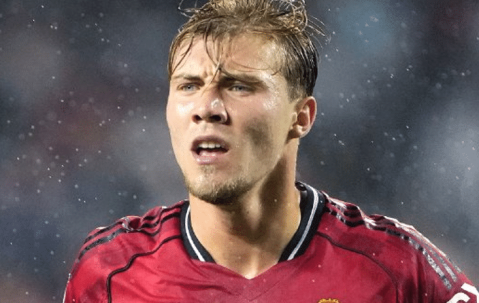 曼联前锋目标浮现！22岁身价7000万，德甲2年进27球，他愿来就买