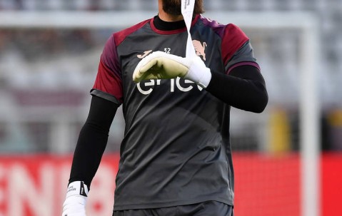 曼联地震级引援！曝5000万锁定奥纳纳替身，罗马门神斯维拉驾到？