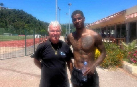 拉什福德今夏恐被下放曼联青年队！拉爵或降价租给巴萨，避免尴尬场面