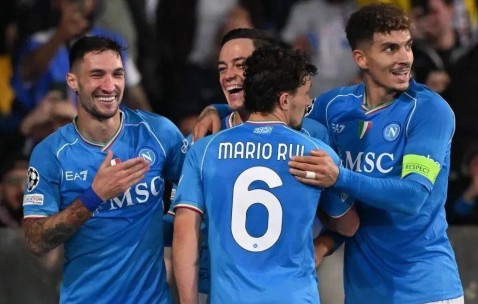 意甲终局之战：莱切的保级生死赌局，那不勒斯的欧冠荣耀冲锋