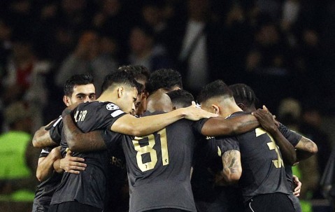 托辛·阿达拉比奥尤：切尔西的无声铁卫，欧冠对决巴萨的关键先生