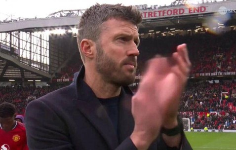 曼联下赛季剑指冠军，欲邀名帅执掌帅印！卡里克晋级欧冠关键，却恐无缘留任