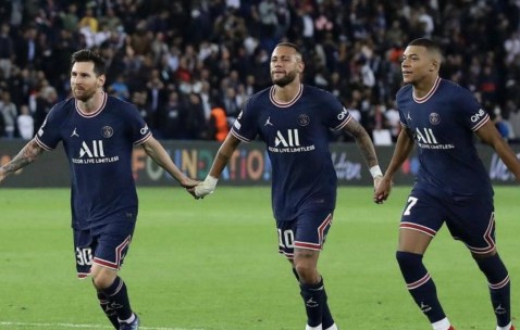 法甲新星争夺战：博格巴重返巅峰，登贝莱能否超越？