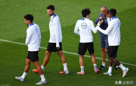 法甲焦点战：马赛迎战巴黎圣日尔曼