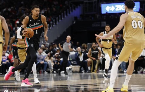 文班亚马14+12福克斯27分 马刺击败奇才三连胜