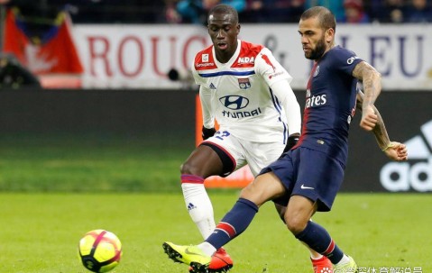 法甲消息！杜库雷自摆乌龙+染红！莫雷拉绝杀！里昂2-1力克白堡！