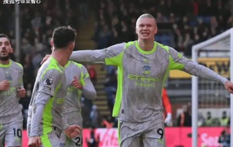 3-0桑德兰＋斩获联赛4连胜＋暂列联赛第2＋仅落后阿森纳2分！