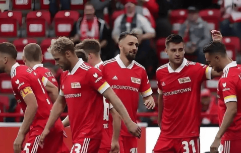 周三013 德甲焦点对决：莱比锡红牛主场迎战弗赖堡，争冠劲旅能否延续交锋碾压优势？