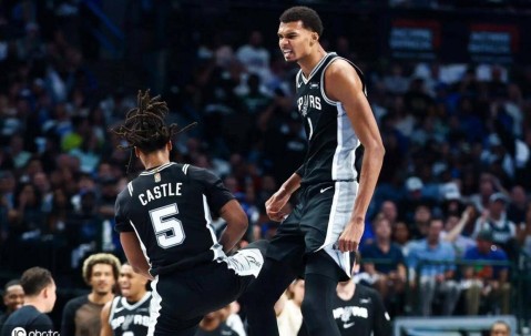 新赛季NBA首秀红黑榜：文班脱胎换骨 大帝烂到家了？