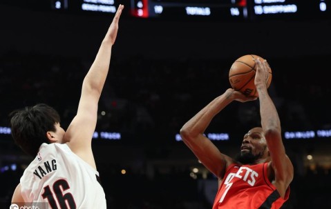 杜兰特错失绝杀 杨瀚森3分3板2助开拓者险胜火箭