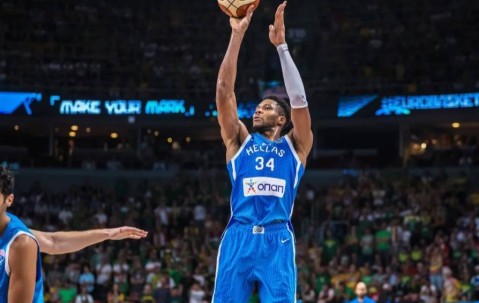 字母哥欧洲杯连续11场得分25+ 距历史第一仅差9场