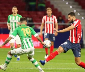 马竞再遭爆冷,争冠形势急转直下,皇马豪取七连胜紧追巴萨,积分差距仅剩一分,西甲争冠悬念重燃