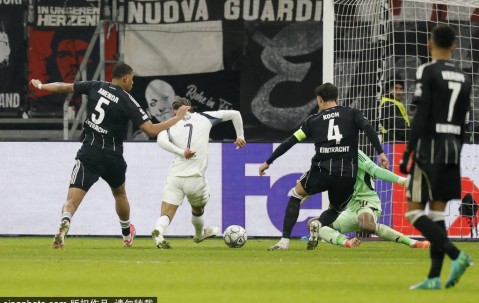 欧冠联赛阶段第8轮：热刺2-0法兰克福 穆阿尼、索兰克建功