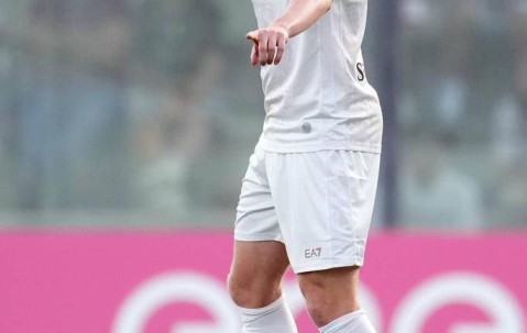 那不勒斯与孔蒂：意甲冠军梦的稳定基石