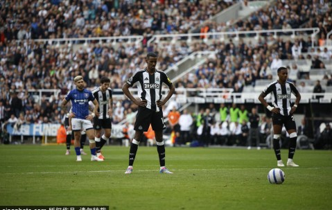 欧文解析利物浦追伊萨克转会传闻：背后的复杂性与机遇