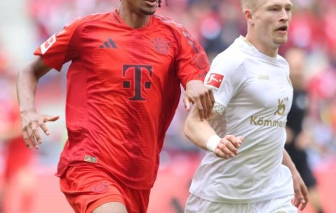 下一场有机会吗？17岁阿萨雷换下凯恩上演德甲首秀 目前身价250万