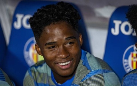 恩德里克租借里昂：19岁巴西新星的法甲逐梦之旅