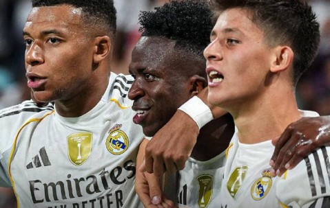 一场2-1！巴萨感受到压力：皇马主场逆转实现3连胜，领跑西甲