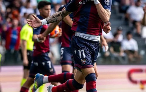 莱万特97分钟世界波，3-2绝杀，时隔三年，重回西甲