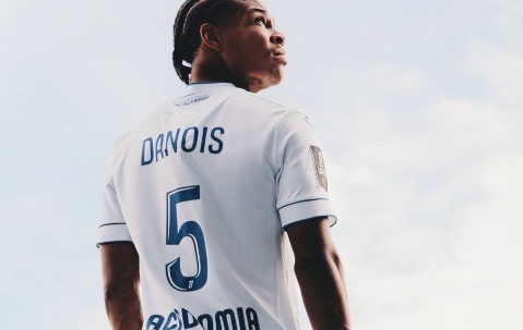 21岁法甲中场天才横空出世，6大欧洲豪强疯抢，1100万欧报价遭拒