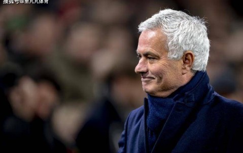 穆帅完胜孔蒂！本菲卡2-0那不勒斯，魔力鸟给意甲冠军上了一课