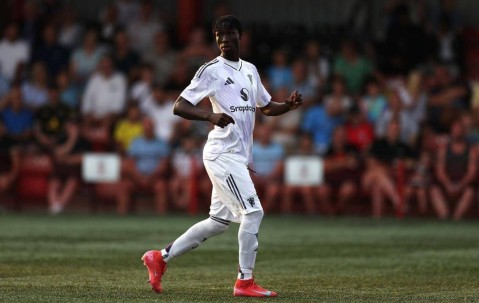 曼联小妖头部受重创被抬下，比赛直接取消！阿莫林征召一人参与备战阿森纳