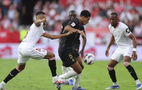 皇马巴萨先后一枝独秀摘得西甲冠军，本赛季