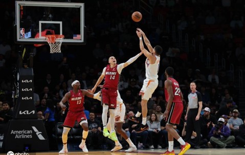 阿德巴约29分布克24+9+9 热火险胜太阳