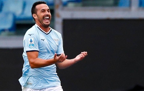 越老越妖！37岁佩刀再次出鞘：替补5分钟2球斩MVP 创意甲30年奇观