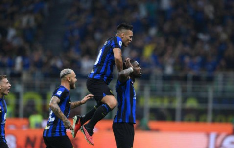 登顶意甲！劳塔罗传射图拉姆建功，国米3-1力克博洛尼亚筑牢争冠根基