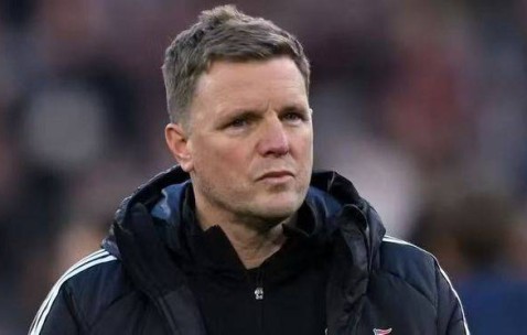 埃迪·豪的未来悬了？纽卡锁定 “世界最佳少帅”，截胡曼联热刺