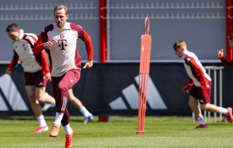 崭新的三巨头：巴萨与皇马的绚丽对比及战绩差距分析