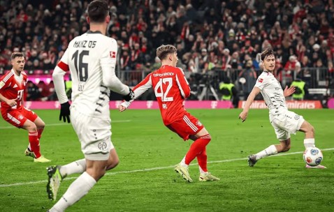 德甲爆冷夜！拜仁狂攻未果，2-2战平让冠军悬念陡增？