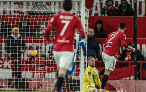 一场1-2，让曼联耻辱出局，两大杯赛淘汰，7亿欧豪阵也没用