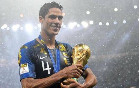 足球明星外号趣谈之“学霸”瓦拉内