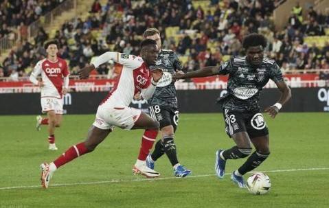 法甲天王山之战：斯特拉斯堡主场抗巴黎，能否创造奇迹？