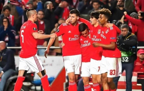 赢球了排名却掉，葡超争冠进入诡异胶着状态，本菲卡虽取胜却被体育反超积分榜上竞争异常激烈