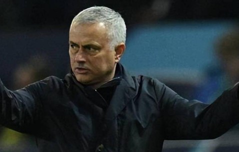 抢手！穆帅虽下课仍热门，3队争相邀请，履历成底气