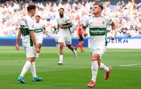 西甲争冠焦点！巴萨主场迎战埃尔切，榜首劲旅能否延续主场统治力？