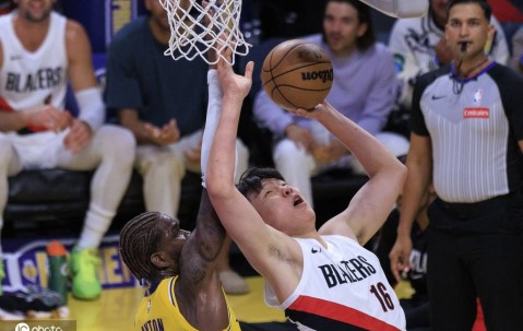 杨瀚森1分1板里夫斯41分 开拓者3人20+击败湖人